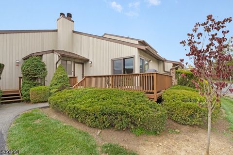 Photo of 250 Ridgedale Ave Y8 Ave #8, Florham Park, NJ 07932 (MLS # 3995543)