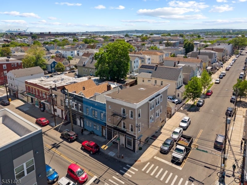 201 3rd St