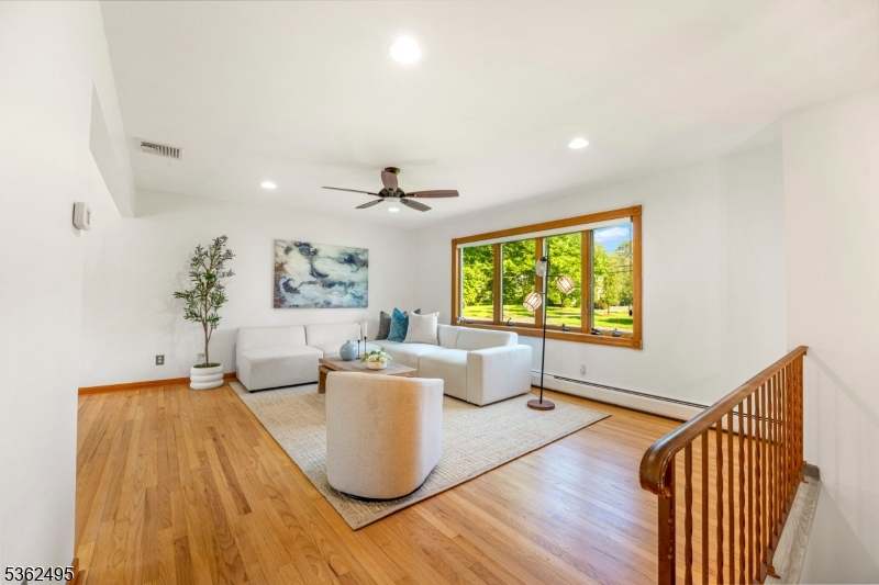 11 Hillcrest Blvd