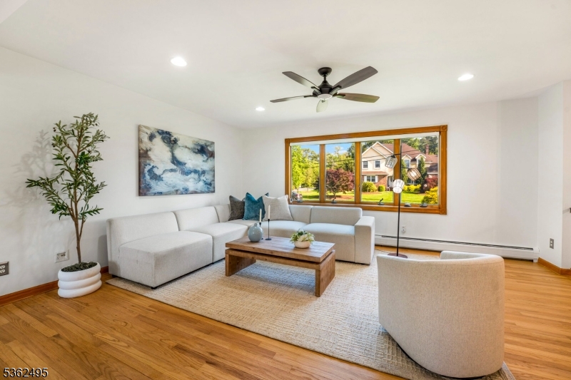 11 Hillcrest Blvd