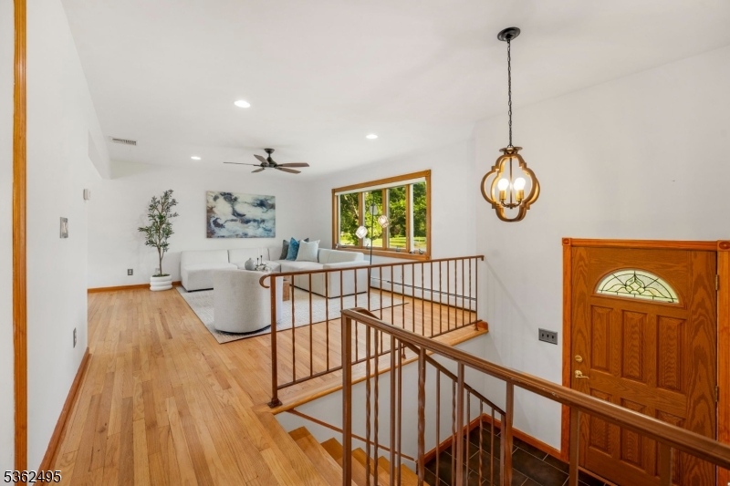 11 Hillcrest Blvd