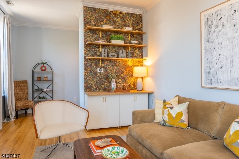 295 Bloomfield Ave 7