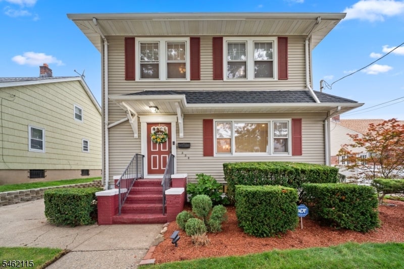 224 Luddington Ave