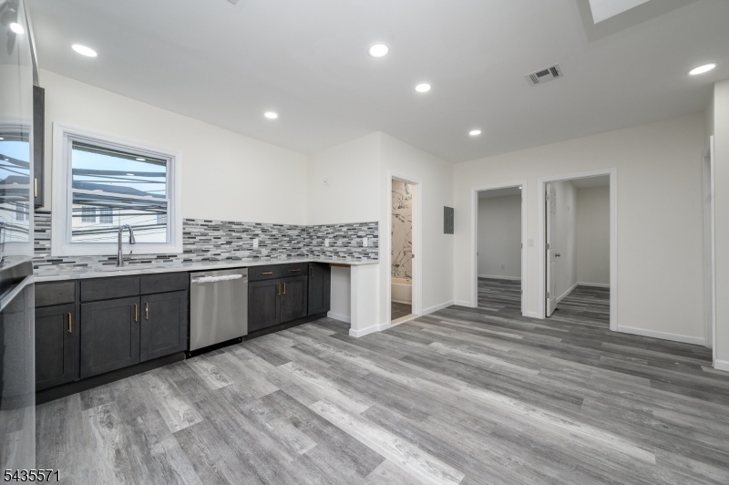 287 Orange St Apt 2