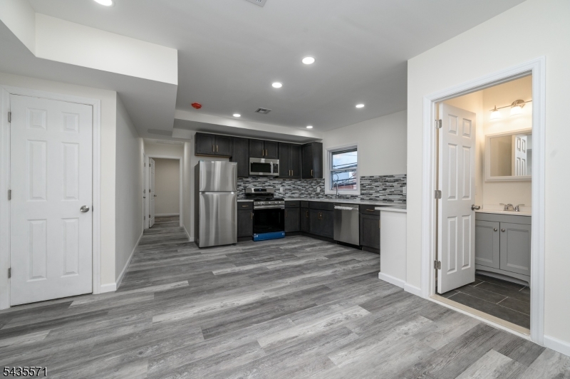 287 Orange St Apt 2