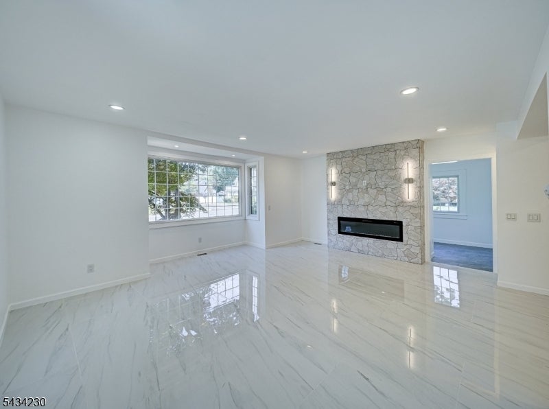 217 Heywood Ave