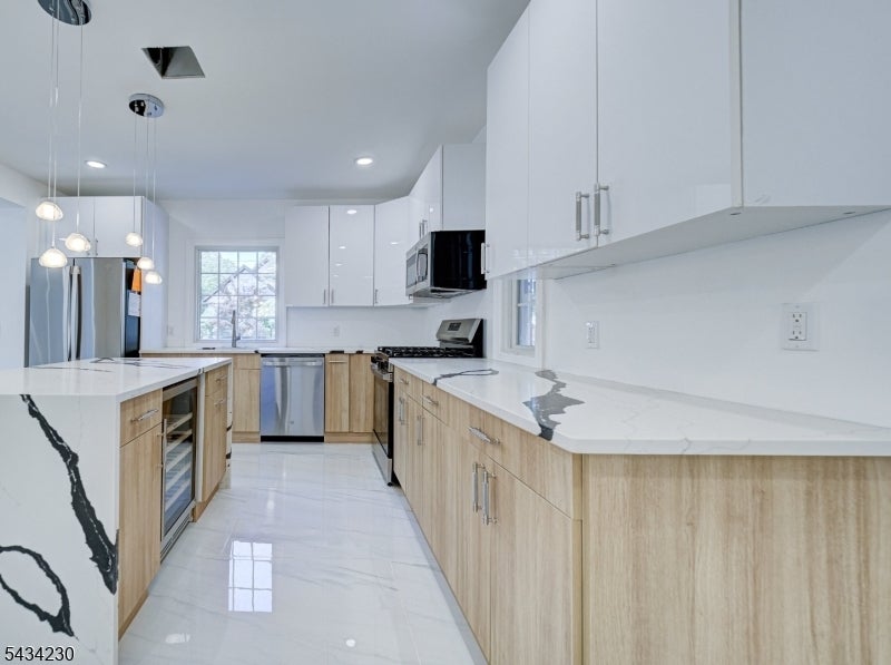 217 Heywood Ave