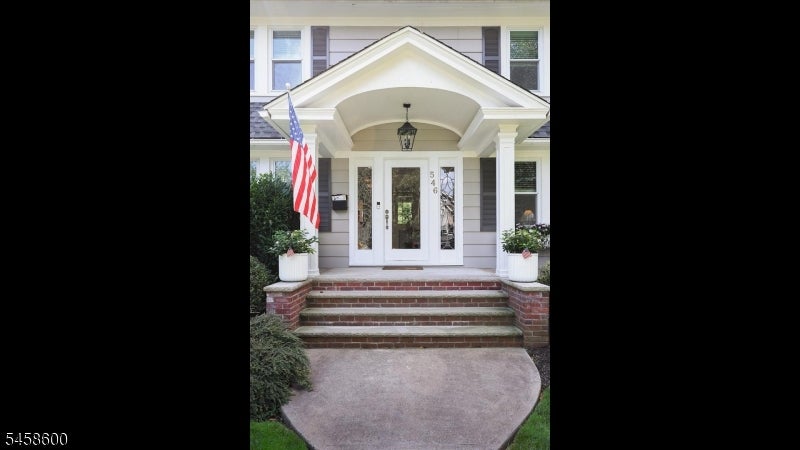 546 Alden Ave