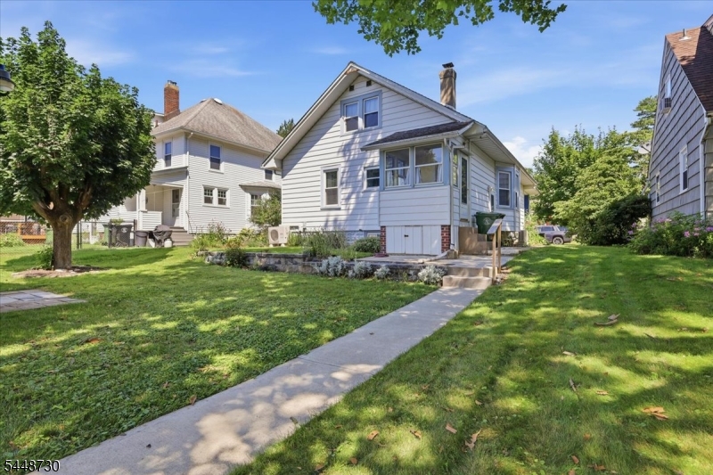 79 W Johnston St