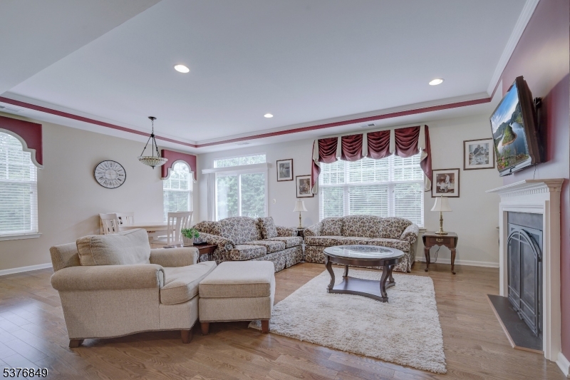 39 Schindler Ct