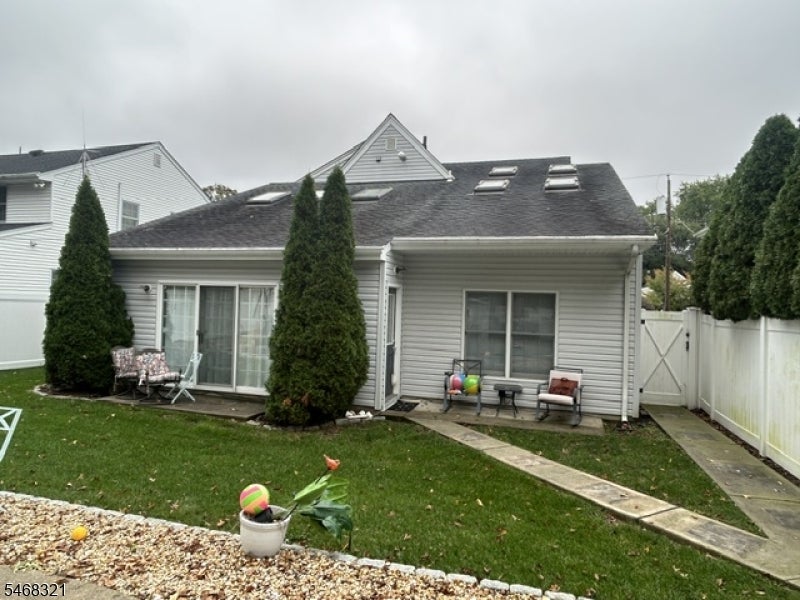 822 Ramapo Ave