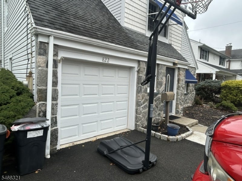 822 Ramapo Ave