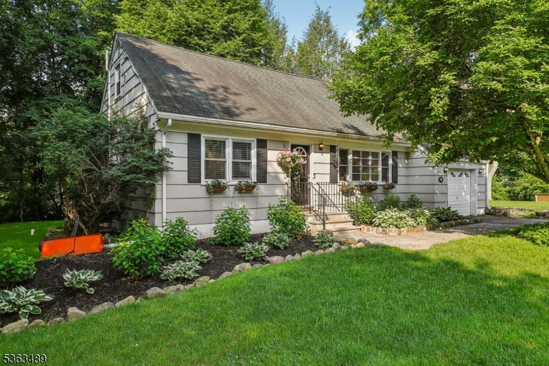 11 Wynding Way