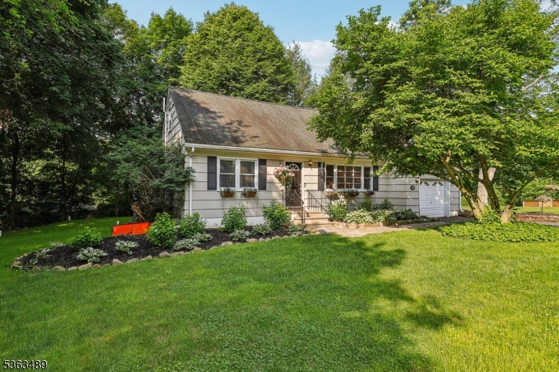 11 Wynding Way