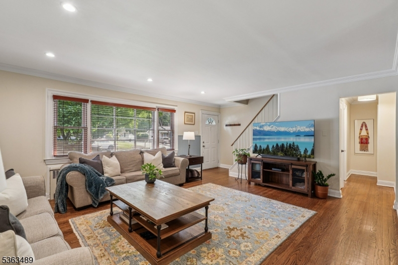 11 Wynding Way