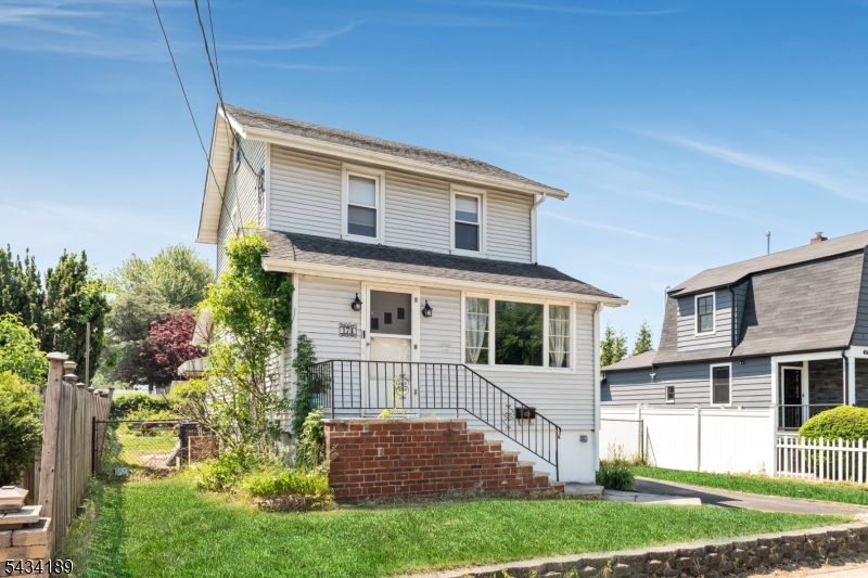 174 Phelps Ave