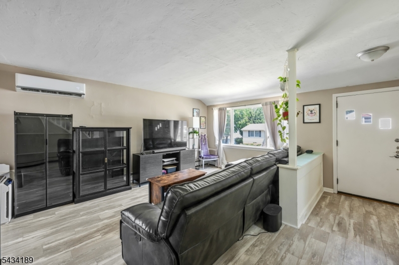 174 Phelps Ave