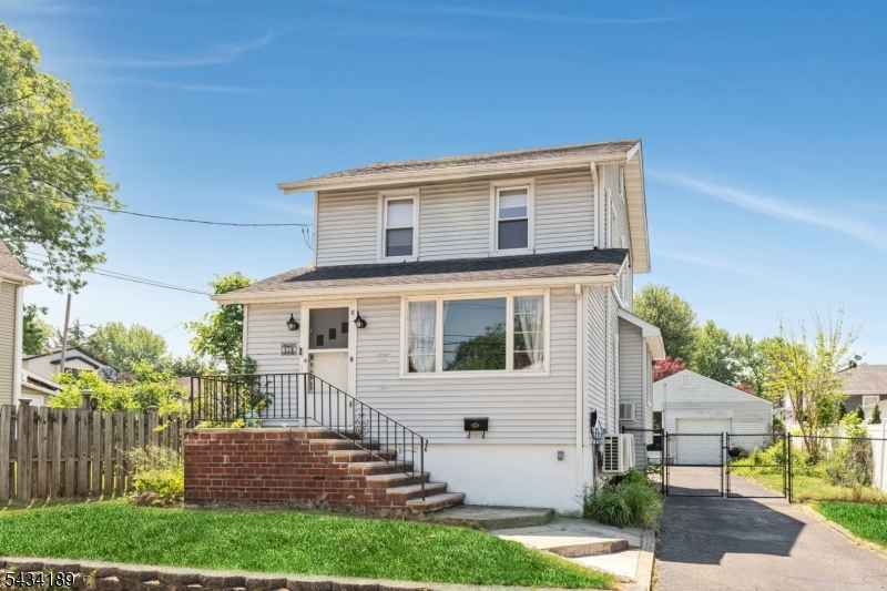 174 Phelps Ave