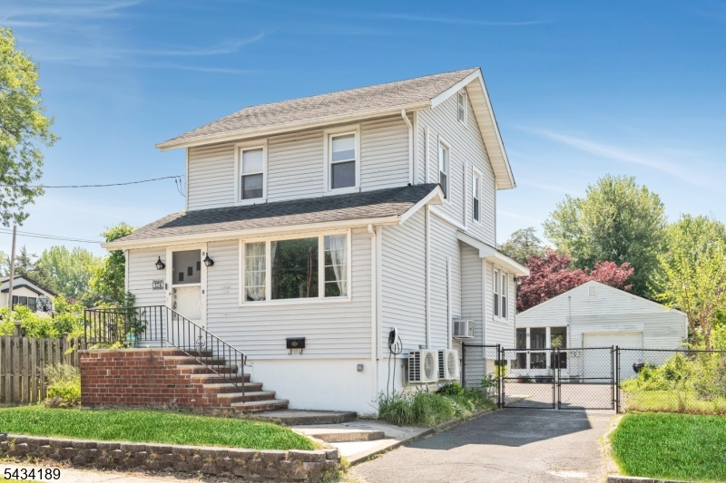 174 Phelps Ave