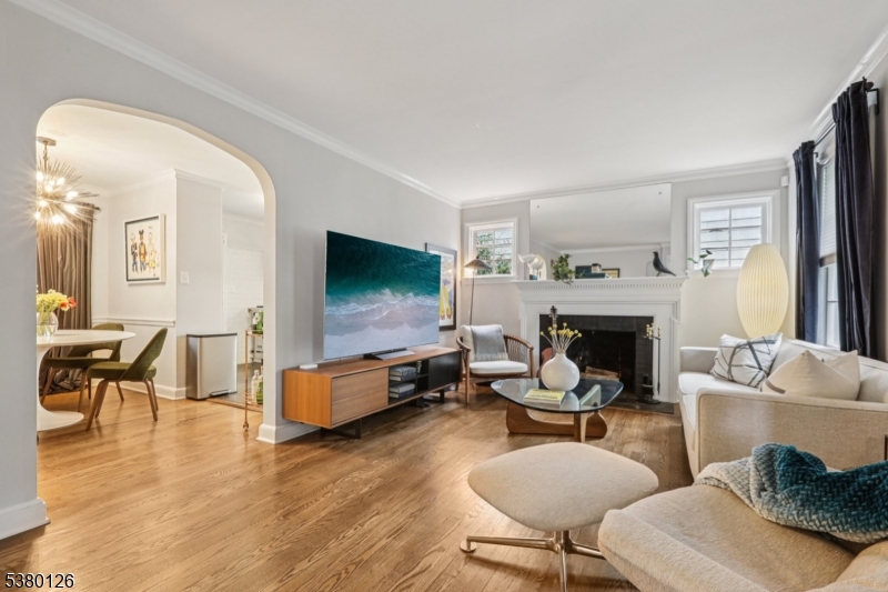 182 Woodland Ave