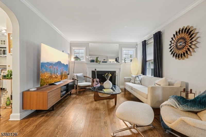 182 Woodland Ave