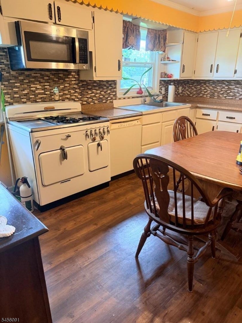 322 CEDAR GROVE LANE