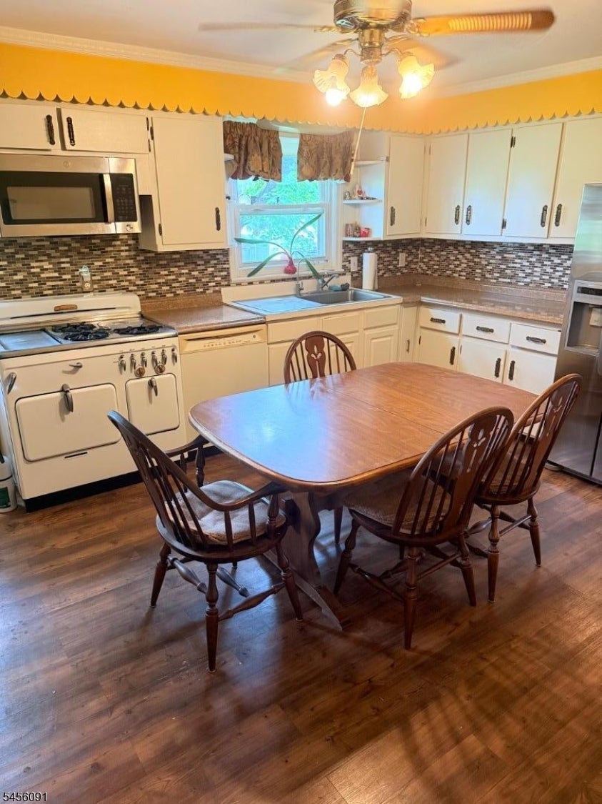 322 CEDAR GROVE LANE