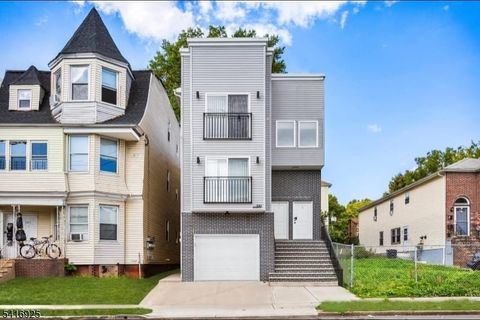 581 Bergen St Newark City NJ 07108