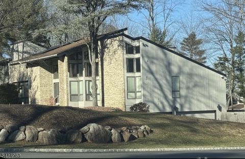 22 Post Ln Livingston Twp. NJ 07039