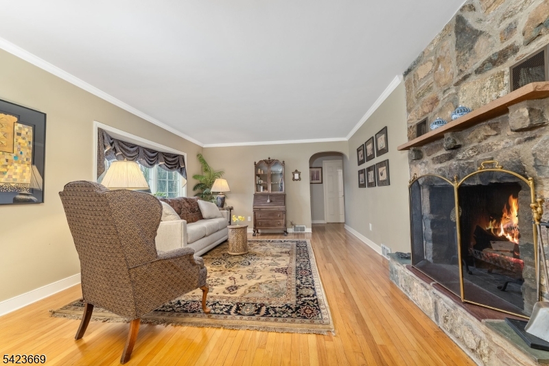 5 Abrams Rd