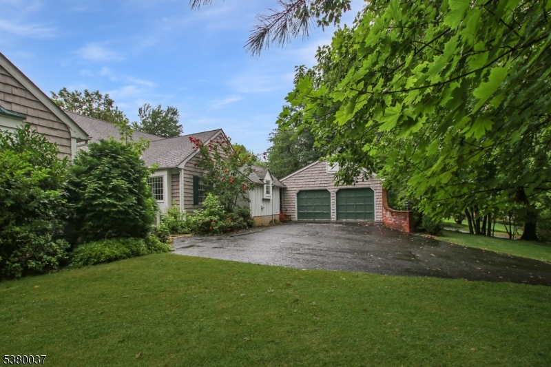 445 Hillside Ave