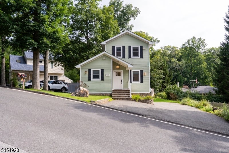 15 Northwestern Way