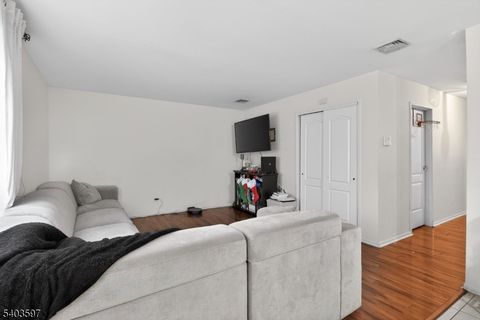 192 Burnett Ave 1 Maplewood Twp. NJ 07040