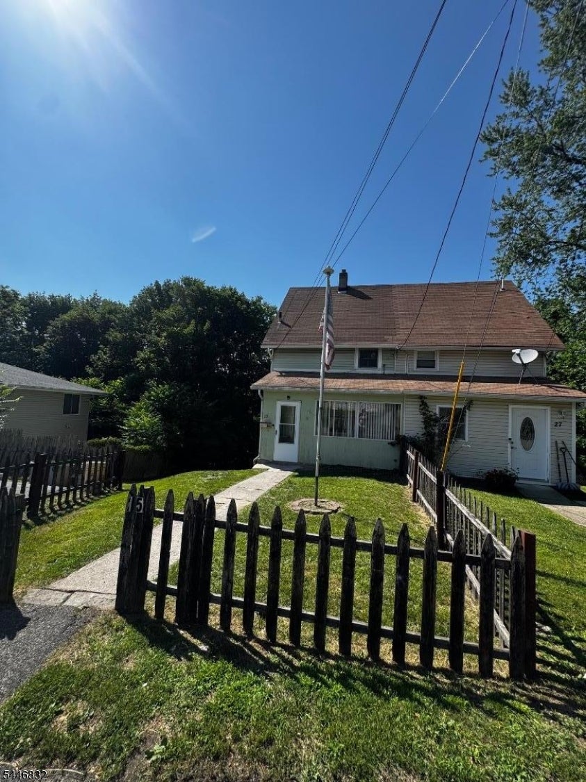25 Sterling St