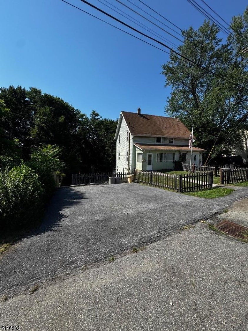 25 Sterling St