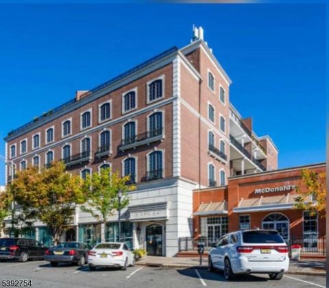 Photo of 53 W Palisade Ave #PH3, Englewood, NJ 07631 (MLS # 3993778)