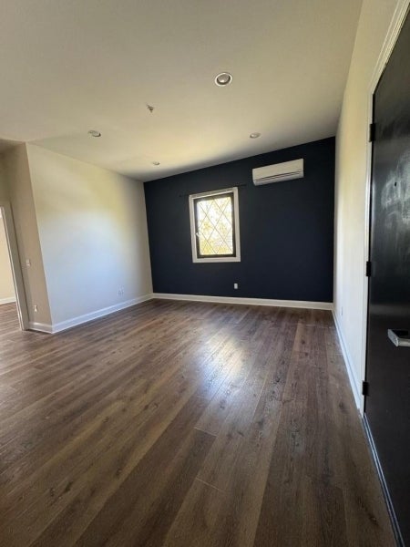 183 Garibaldi Ave 311