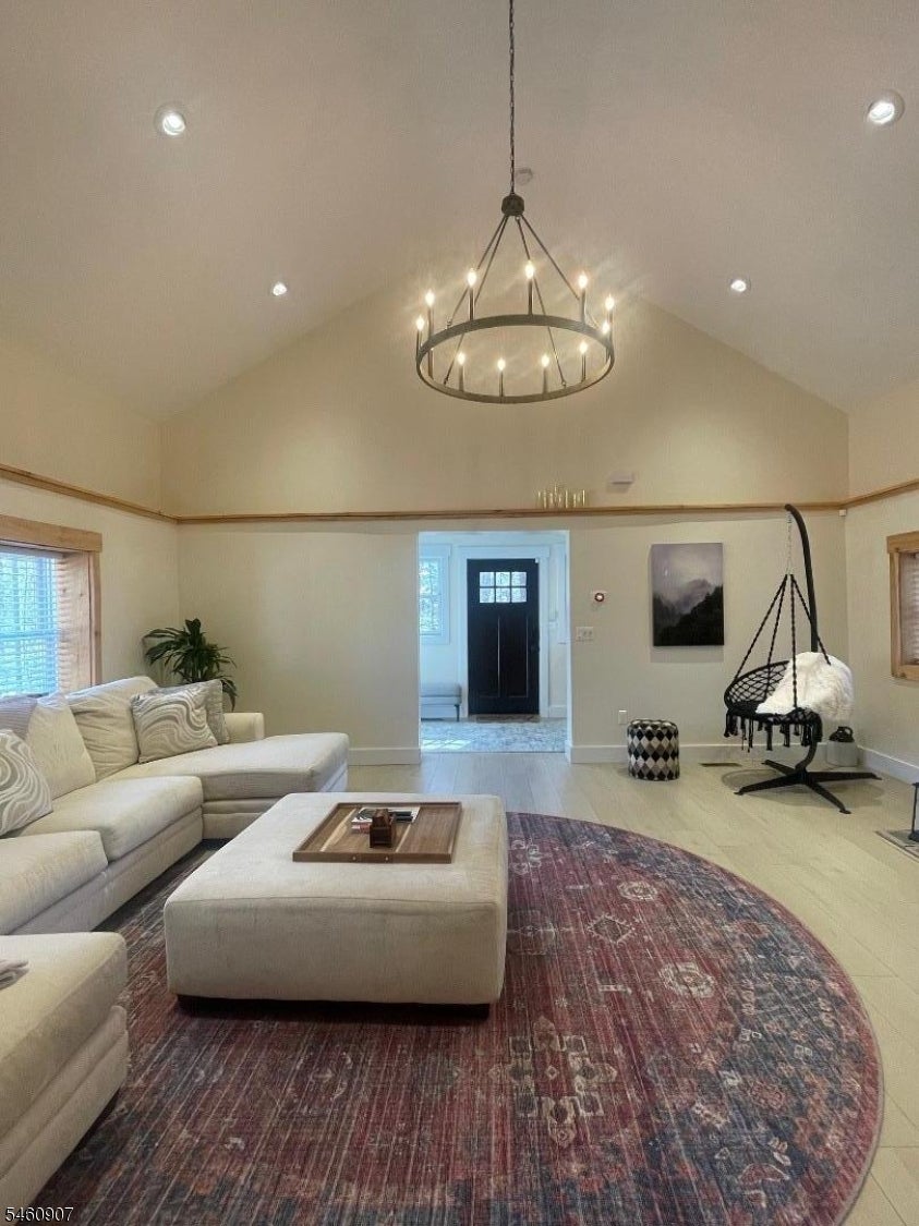 94 Banker Rd