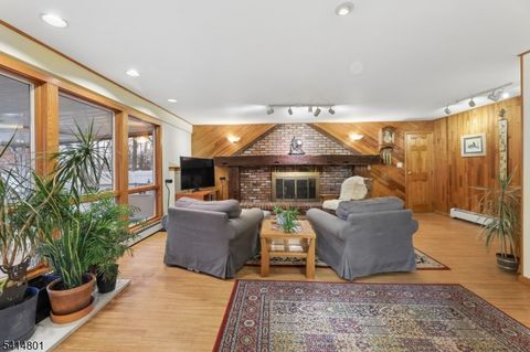 70 Walnut St Oakland Boro NJ 07436