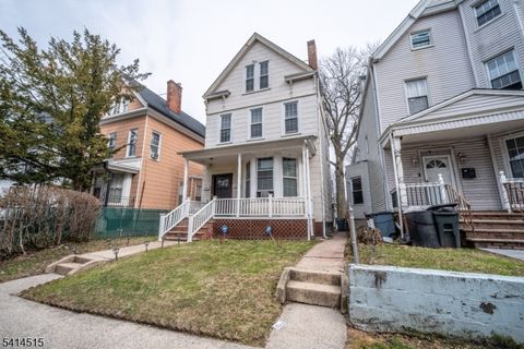 108 Hollywood Ave East Orange City NJ 07018