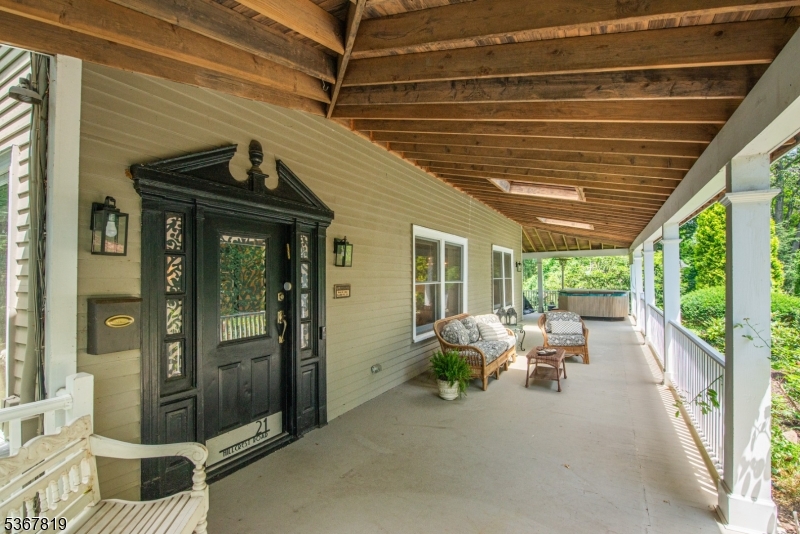 21 Hillcrest Rd