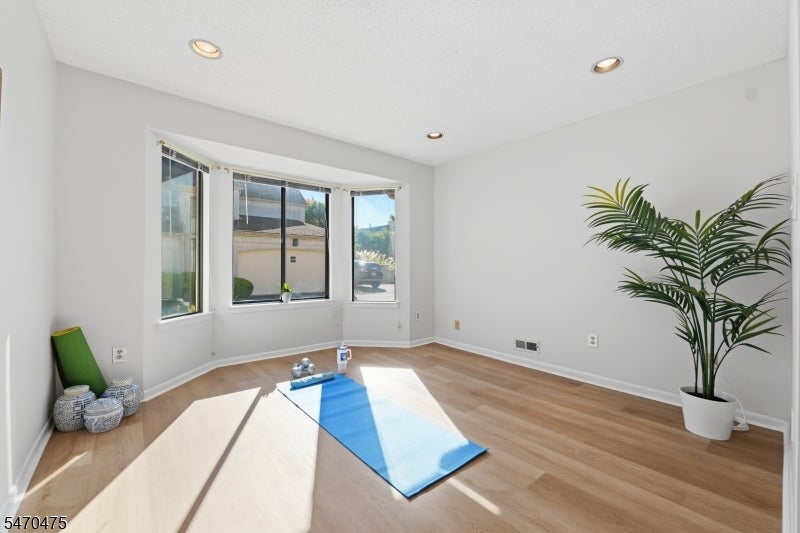 17 Park Gate Dr