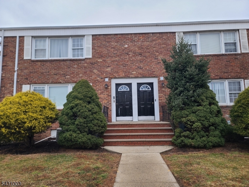 4 Columbia Dr 1A