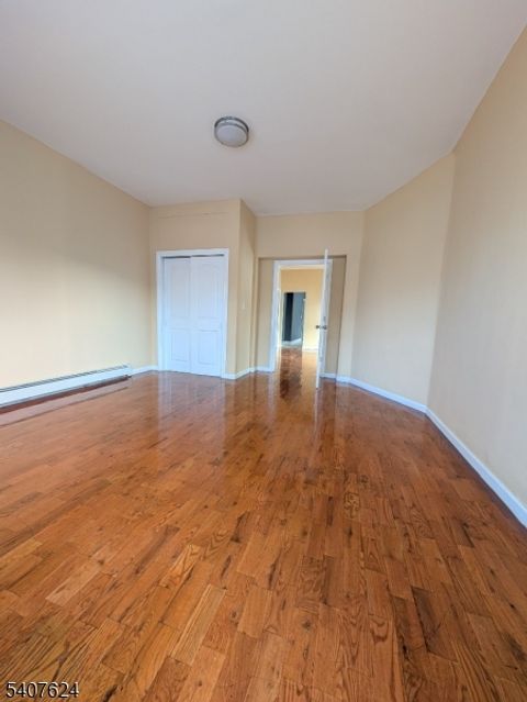 5 N 7Th St Newark City NJ 07107