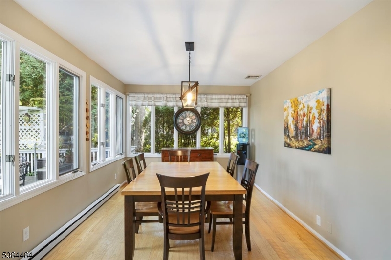 15 Upper High Crest Dr