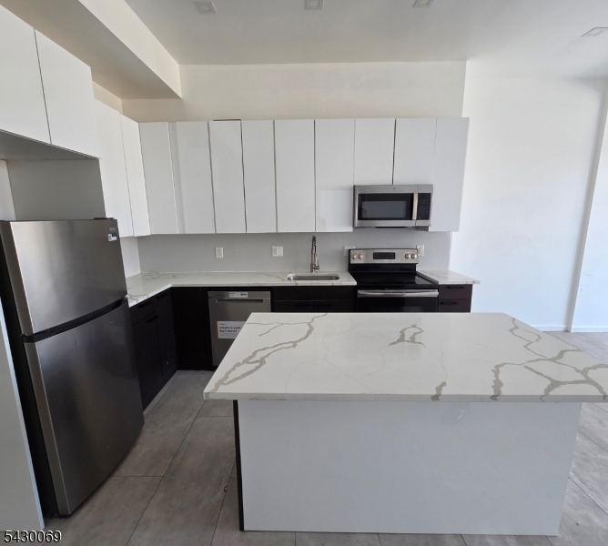 30 Howe Ave 303