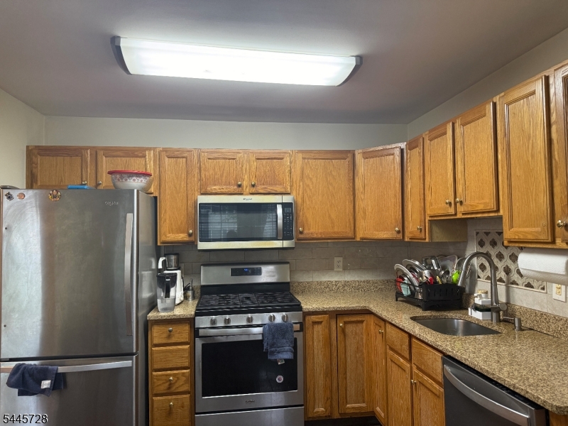 58 Waugh Ct