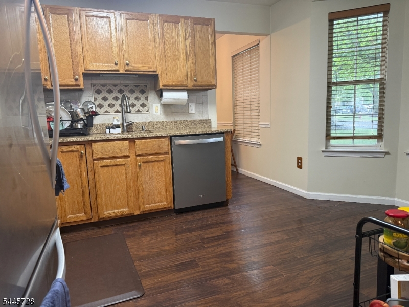 58 Waugh Ct