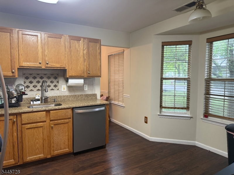 58 Waugh Ct