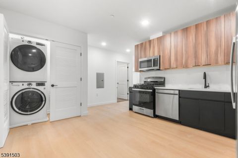 772 Bergen Street Unit 3A 3A Newark City NJ 07108